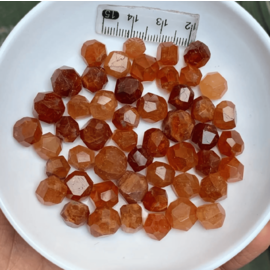 Гранат необработанный -лот 50шт